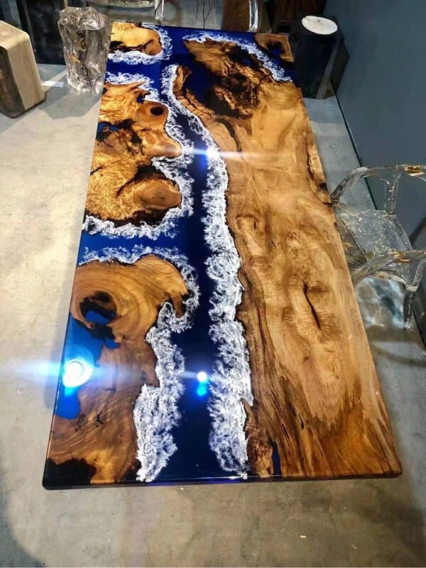 Maßgeschneiderter Flusstisch aus Epoxidharz, Esszimmer-Holzmöbel, Kampferplatten-Esstisch