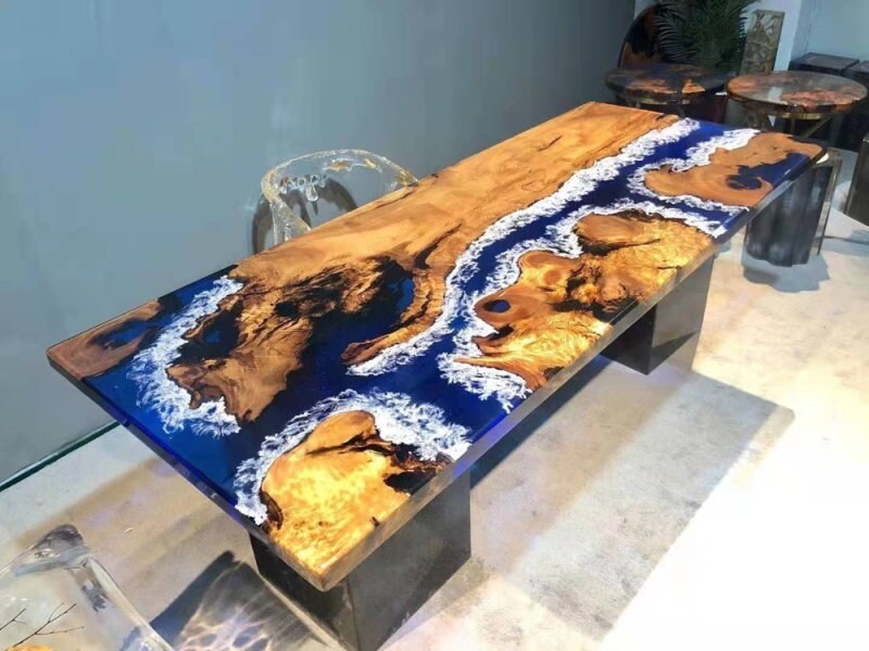 طاولة نهرية مخصصة من راتنجات الإيبوكسي، أثاث خشبي لغرفة الطعام، طاولة طعام بألواح الكافور