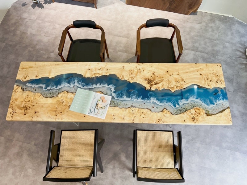 Einzigartige River-Epoxidharz-Cafeteria-Dekorationen aus massivem Pappelholz, auf Bestellung gefertigt, kein Olivenholz