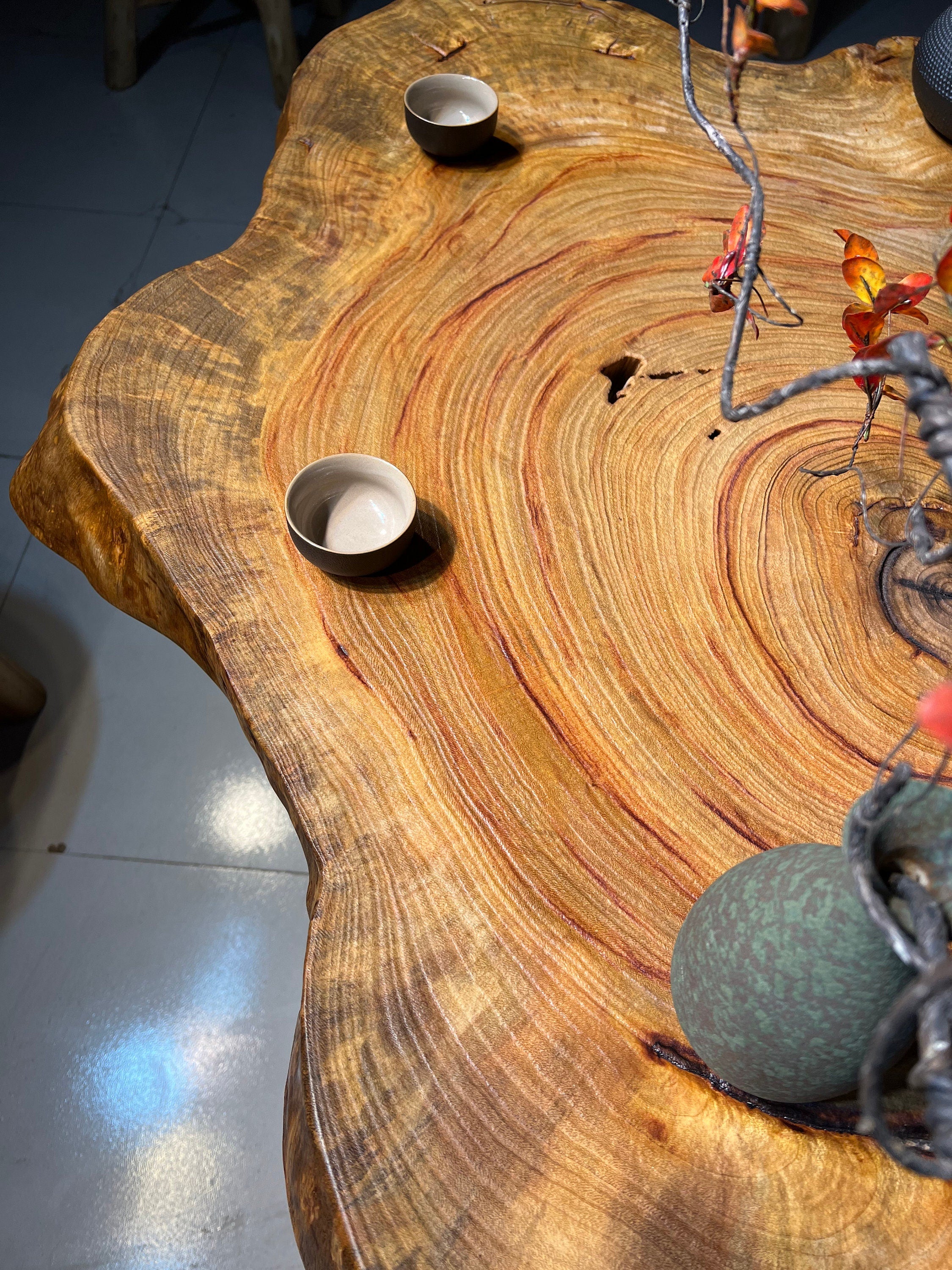 Mesa de centro de toco de árvore, mesa de madeira com borda viva, mesa de centro de madeira de raiz, mesa de centro de laje, mesa de centro de aranha