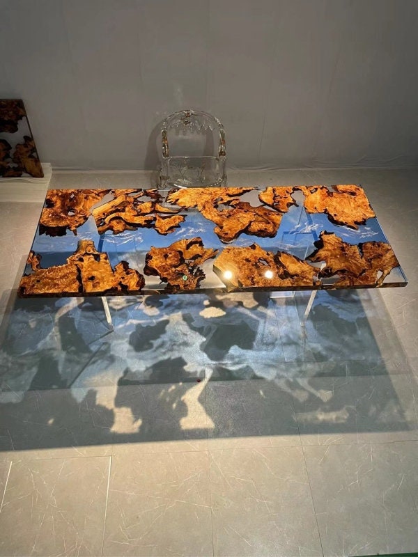 Mesa feita à mão com borda viva, mesa exclusiva de resina epóxi com borda viva, madeira de cânfora de rio