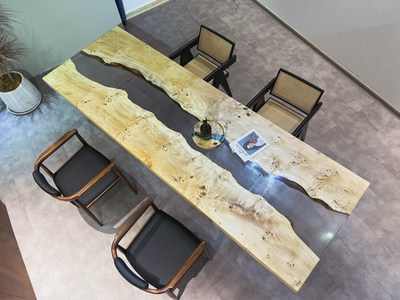 طاولة إيبوكسي فاتحة اللون، خشب حور صلب، ديكورات كافتيريا حسب الطلب