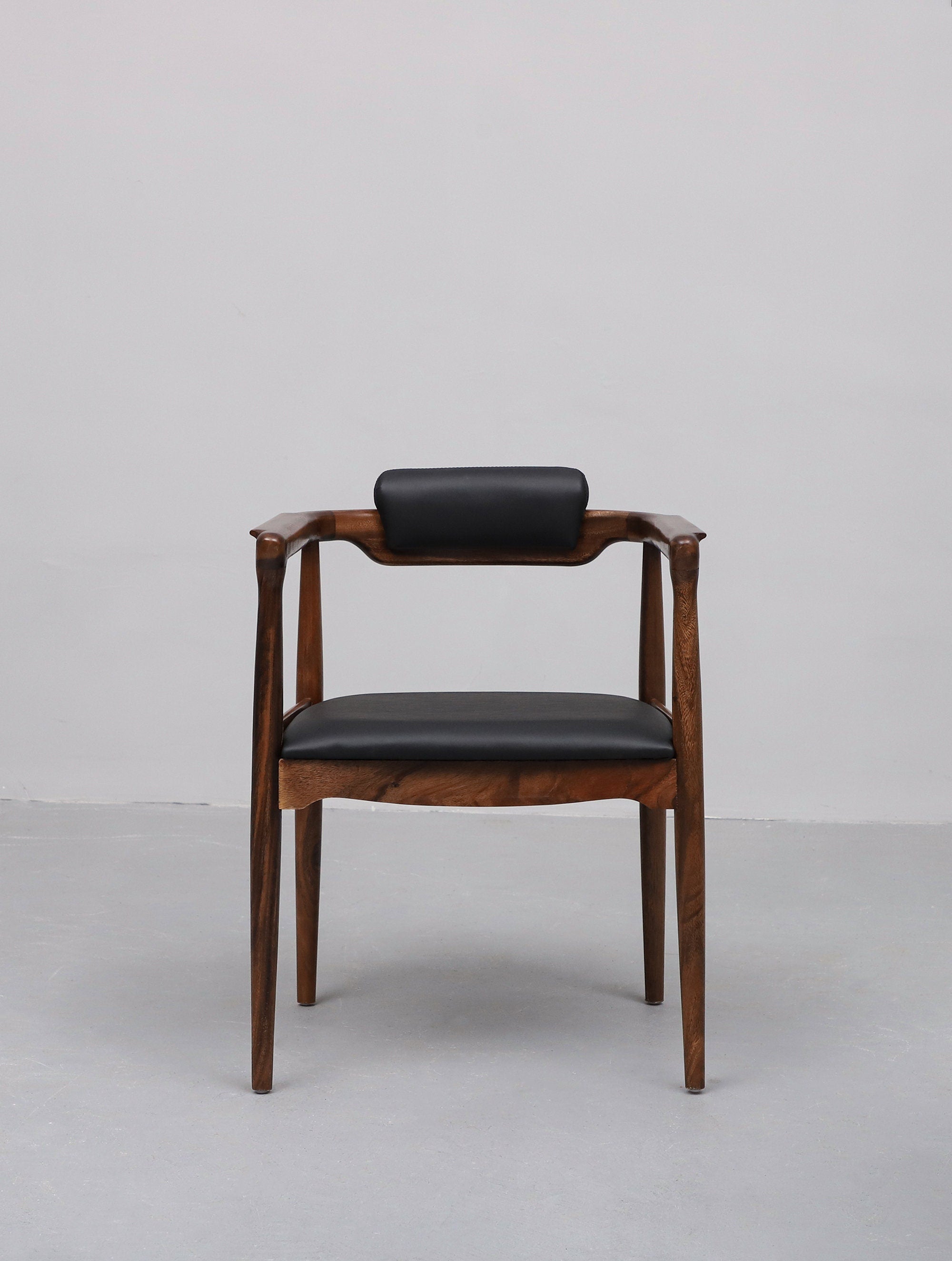 sort læder stol, stof polstret stol, valnød stol, læder, høj kvalitet træ