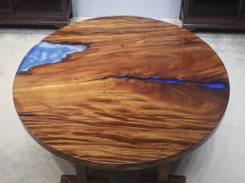 Tavolo in resina epossidica personalizzato, tavolo in legno, tavolo in canfora, tavolo in canfora nera.