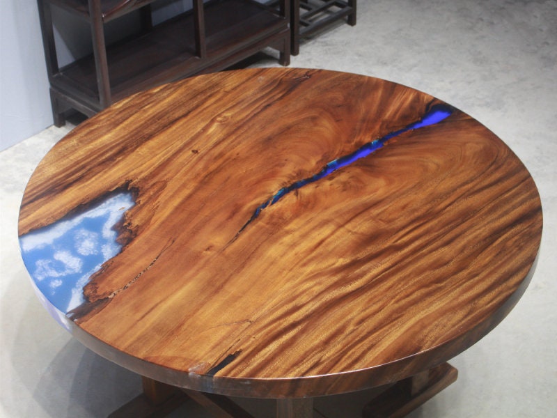 Tavolo in resina epossidica personalizzato, tavolo in legno, tavolo in canfora, tavolo in canfora nera.