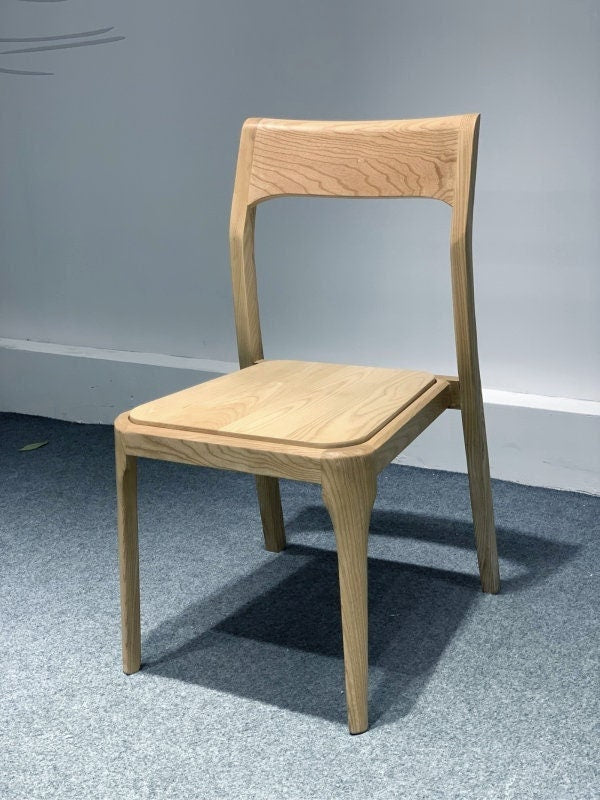 Esszimmerstuhl aus Esche, einfacher Stuhl, Stuhl im Familienstil, Familien-Esszimmerstuhl