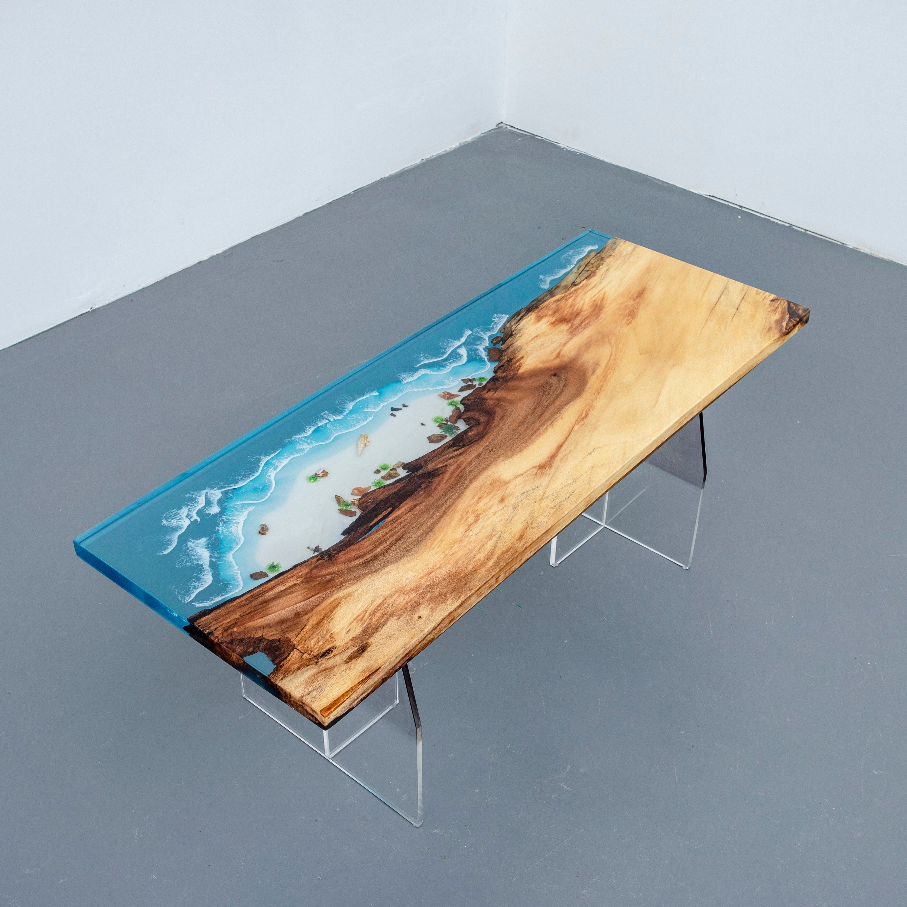 カスタムオーダーエポキシテーブル、ライブエッジエポキシオーシャンテーブル、無垢材テーブル