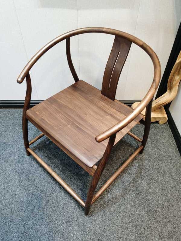 Silla de madera maciza de lujo, silla de oficina única, silla moderna de nogal negro, silla de comedor de madera