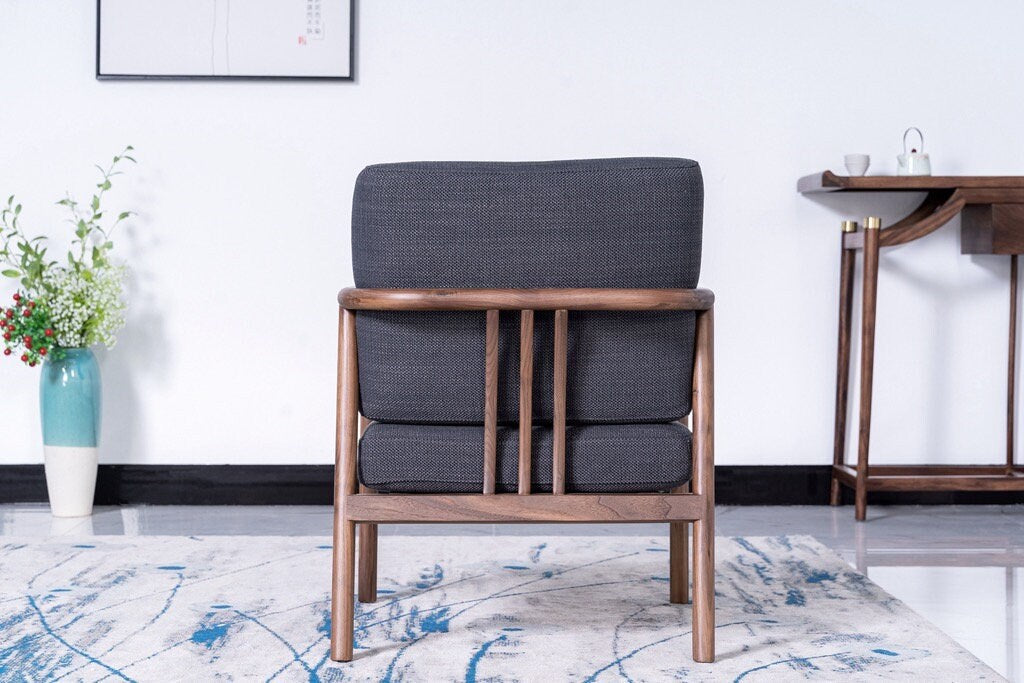 Lederstuhl aus schwarzem Walnussholz, einzigartiger Esszimmerstuhl, hochwertiger Stuhl, Kissenstuhl, großer Stuhl