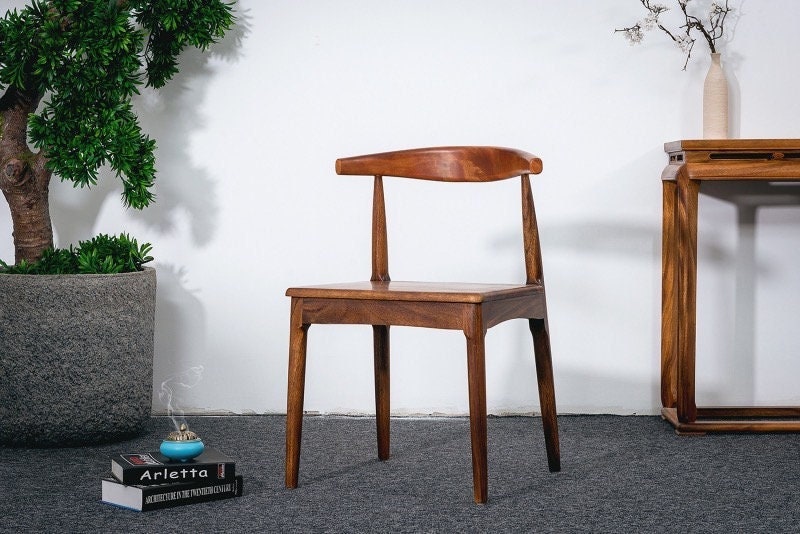sedia in corna, sedia dal design semplice, sedia in legno, sedia in noce, sedia non in rovere