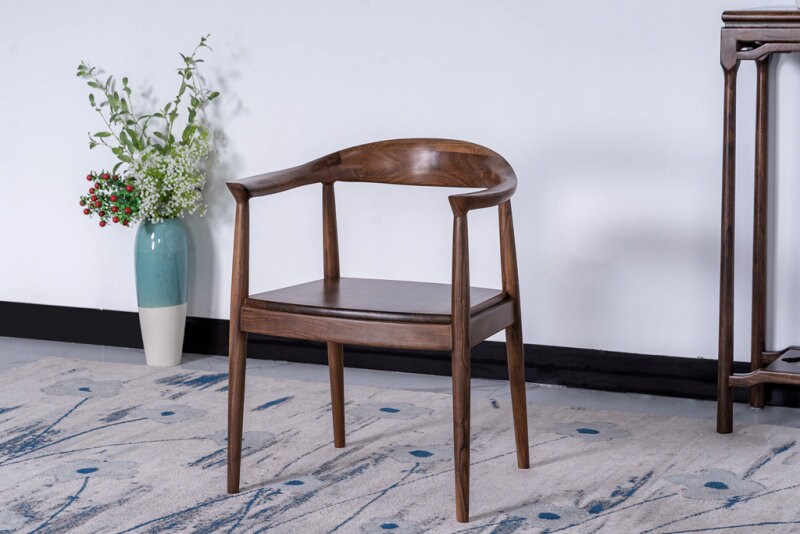 Cuscino personalizzato Sedia in legno fatta a mano, sedia moderna, legno di noce e cuscino personalizzato,