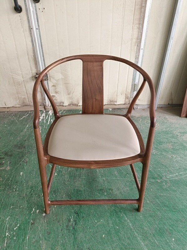Minimalistischer Stuhl aus schwarzem Walnussholz, Mid Century Modern Stuhl aus schwarzem Walnussholz, Esszimmerstuhl aus schwarzem Walnussholz