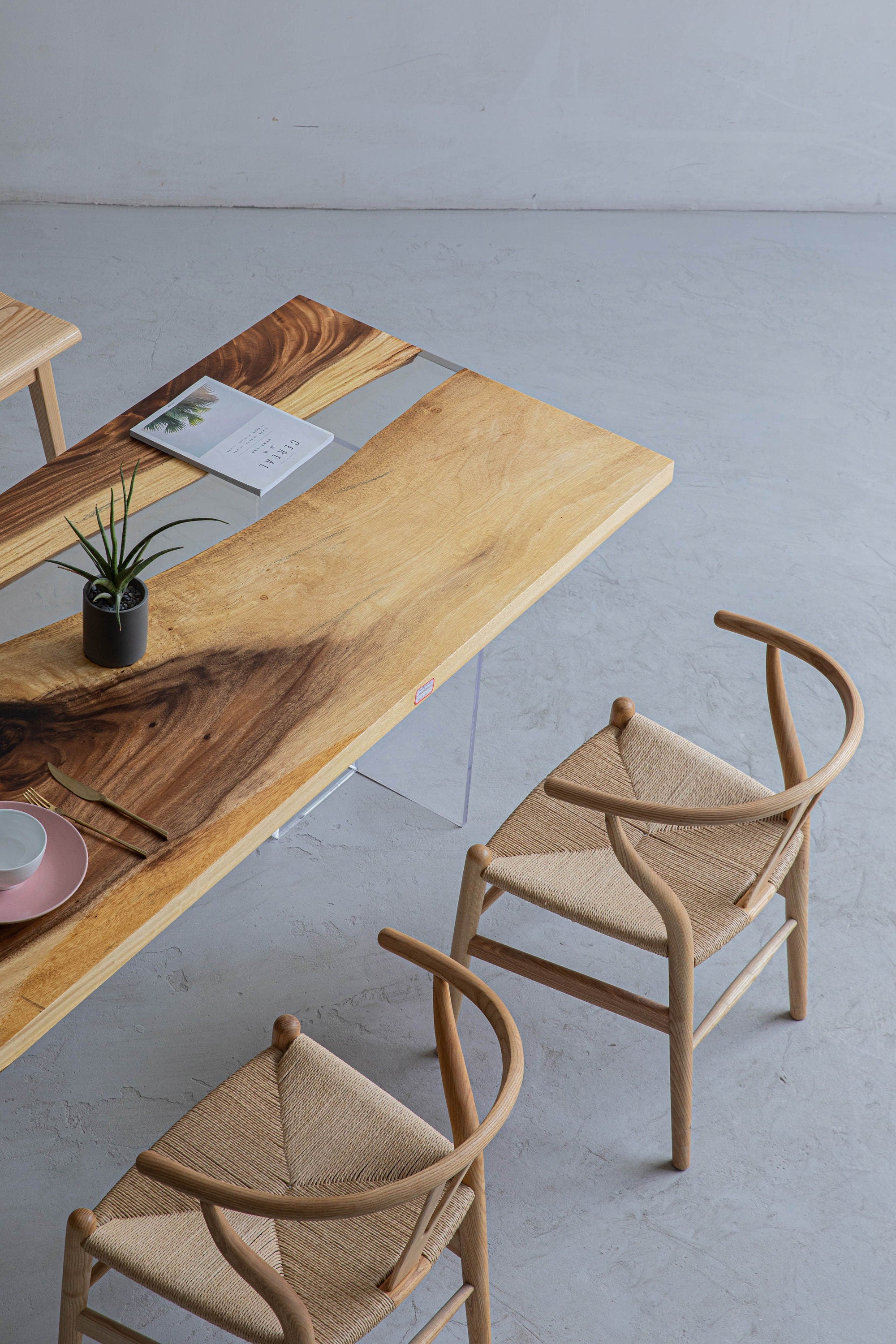 Light Color Epoxy Resin Solid Wood Table 