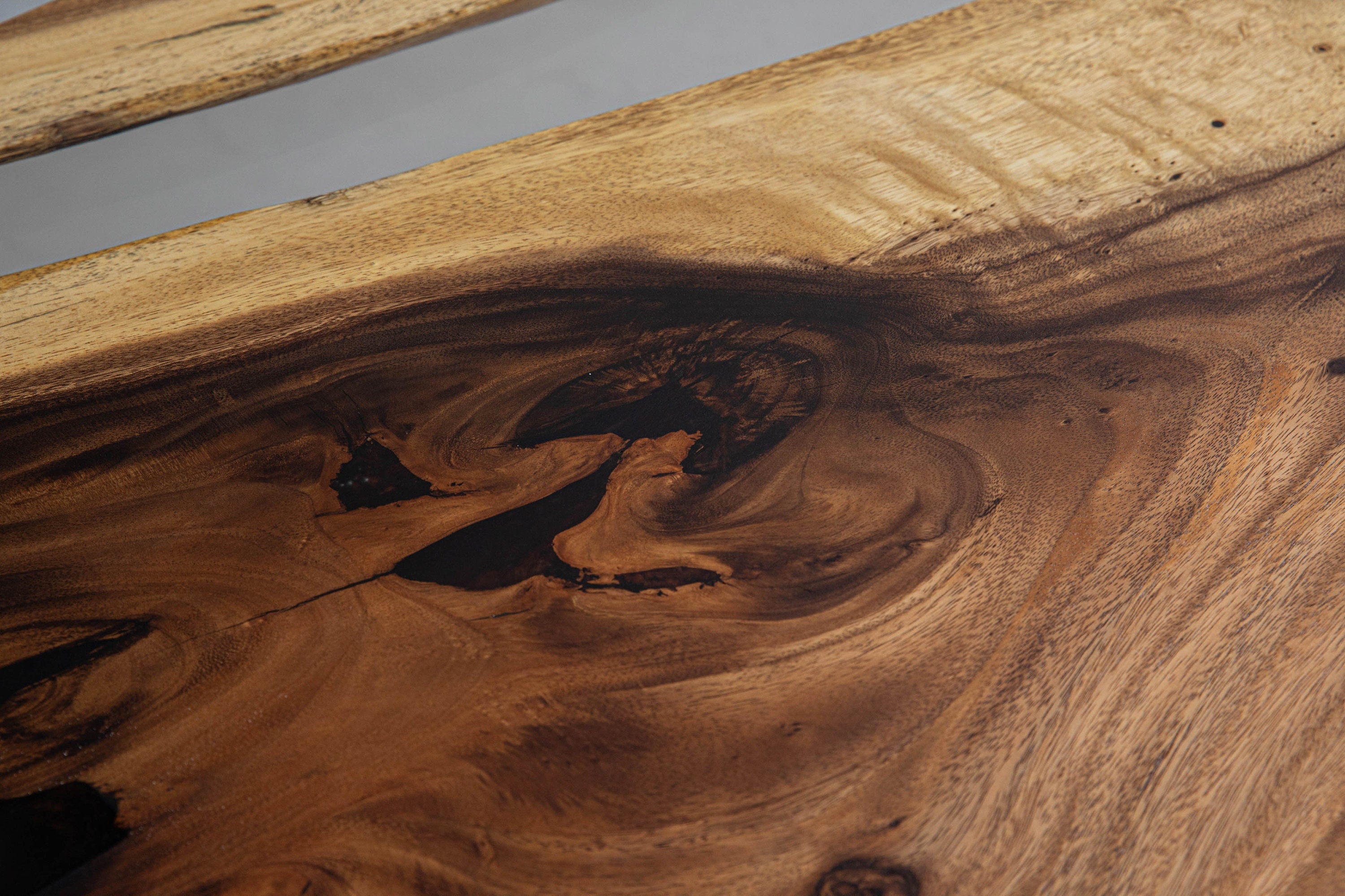 Light Color Epoxy Resin Solid Wood Table 